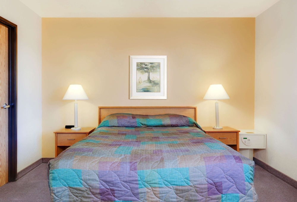 Super 8 By Wyndham Klamath Falls 9/28
