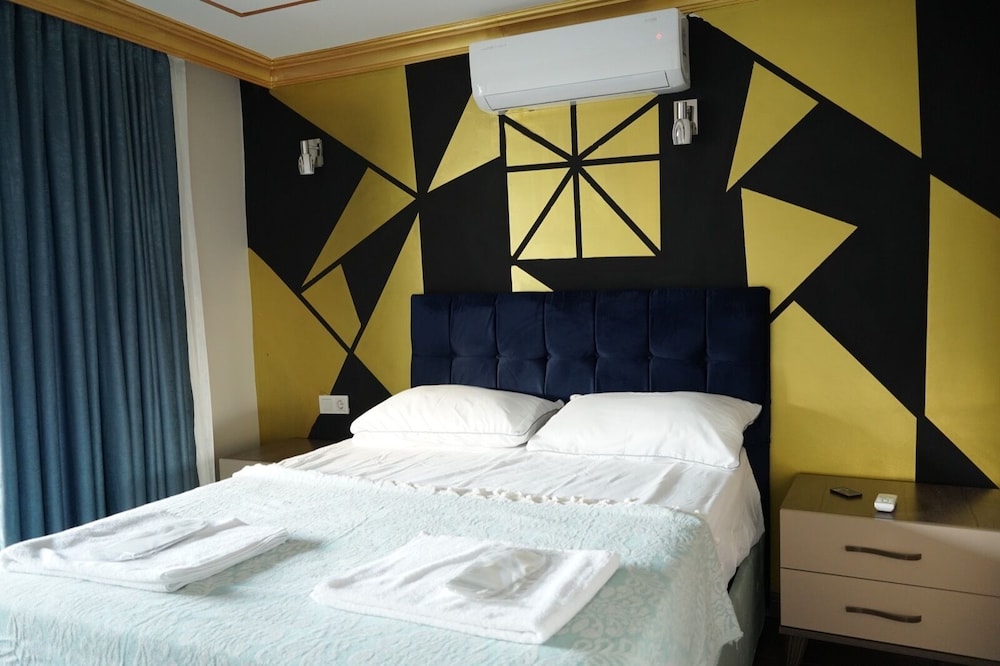 Middle Village Suite Hotel 6/39