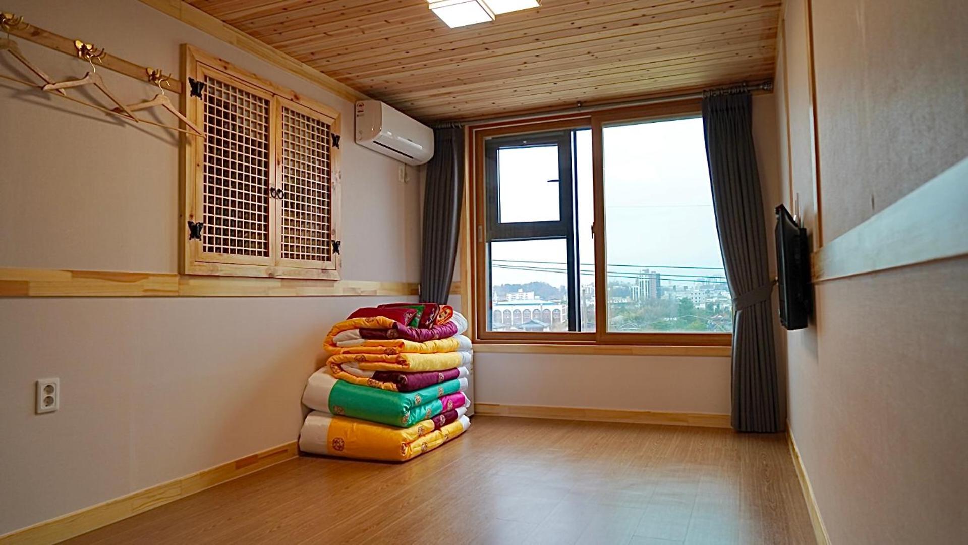 Jeonju Jeongga Hanok Pension 17/46