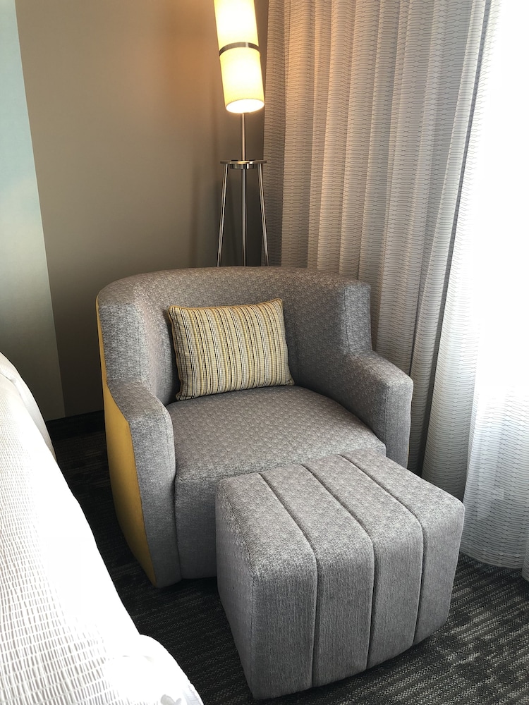 Courtyard Marriott Toronto Airport 11/56