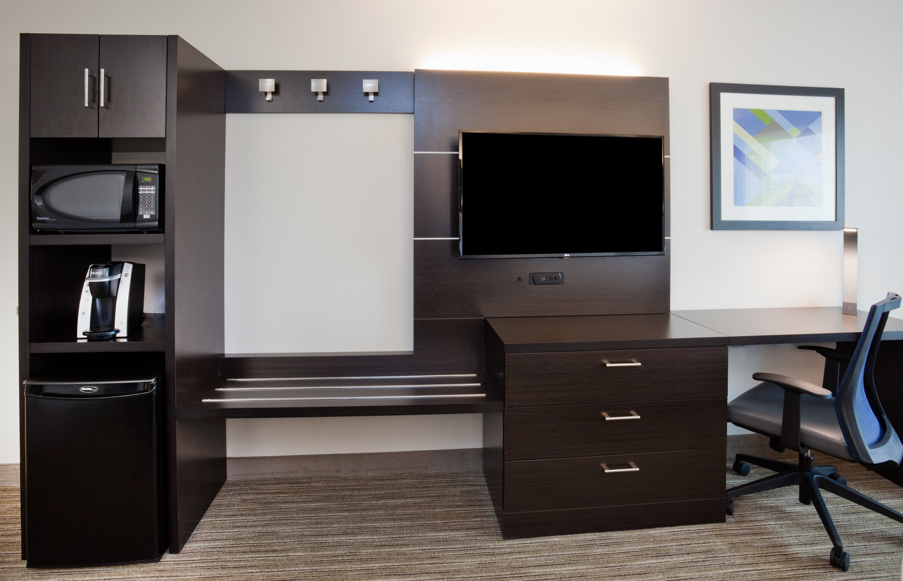 Holiday Inn Express & Suites Dickinson 56/60