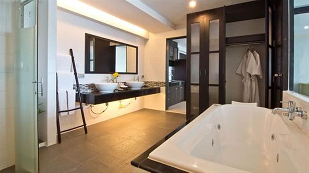PALMYRA PATONG RESORT 53/61