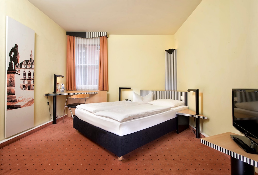 TRYP BY WYNDHAM HALLE 9/31