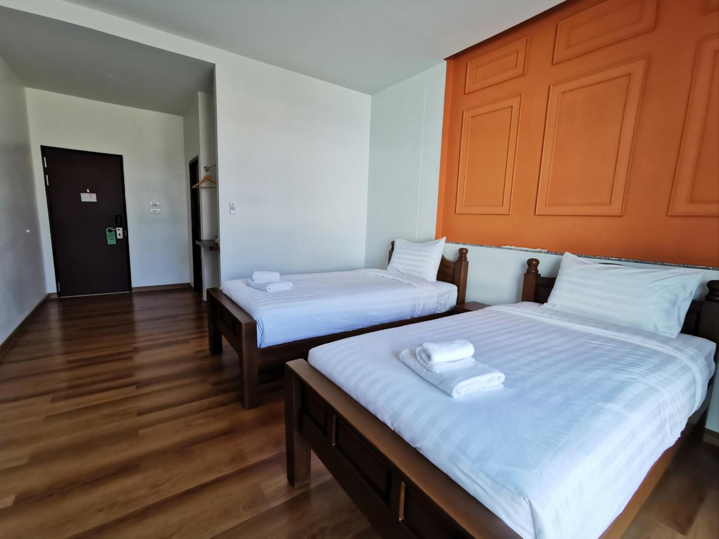 Racha Khong Hotel 15/40