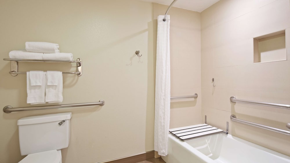 Best Western Woodland Hills Inn 19/37