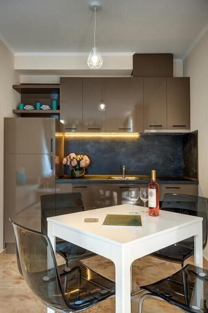 Venera and Anastasia Palace Apartments 63/75