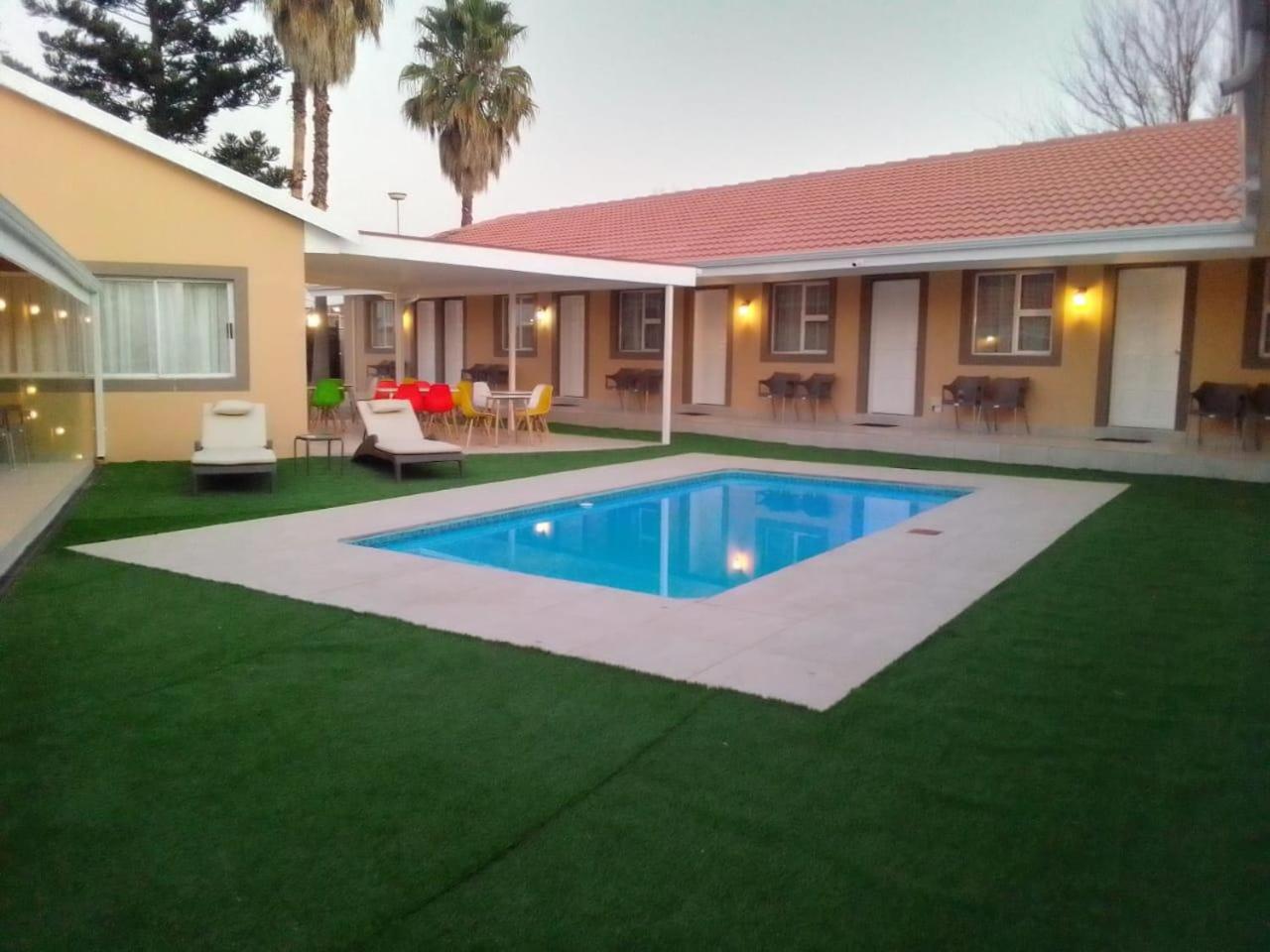 Benoni N12 Hotel 36/45