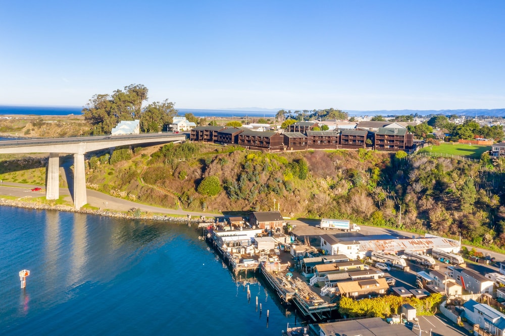 Harbor Lite Lodge 42/50