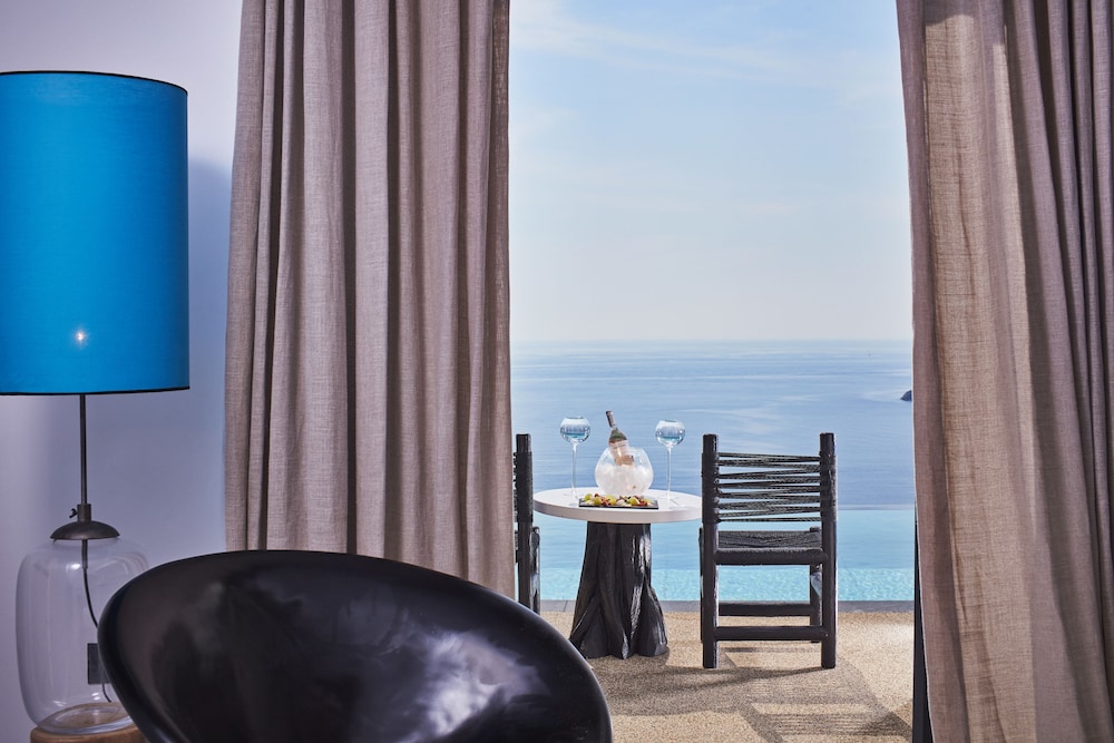 Myconian Utopia Relais & Chateaux 34/66
