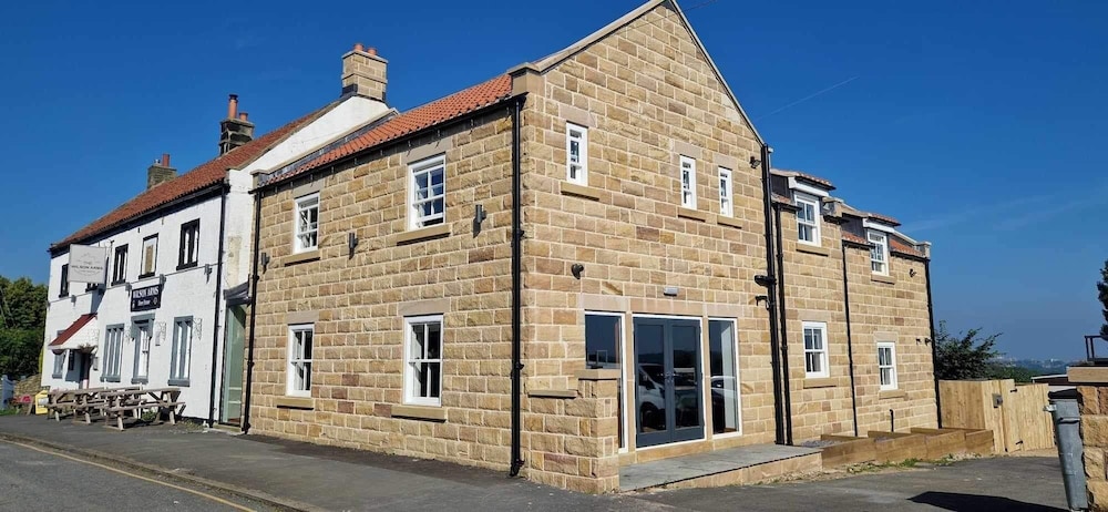 The Wilson Arms - Inn 1/16