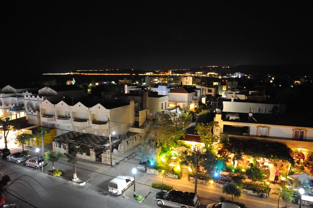 Heleni Beach Hotel photo3