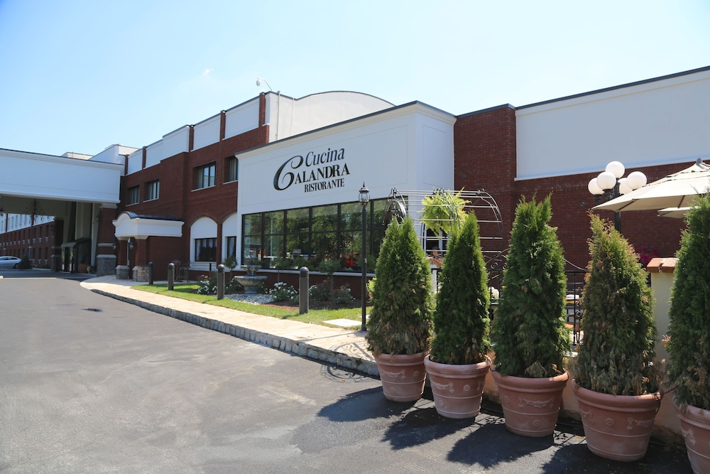 Best Western Plus Fairfield Executive Inn 63/67