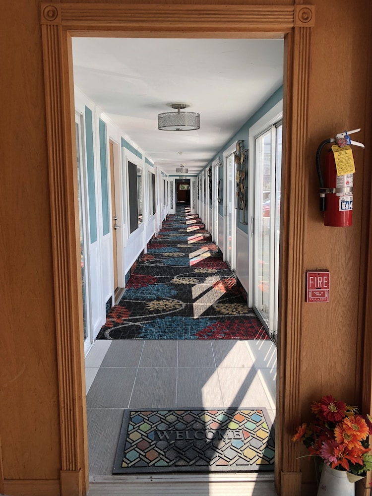 Seacoast Inn 27/36