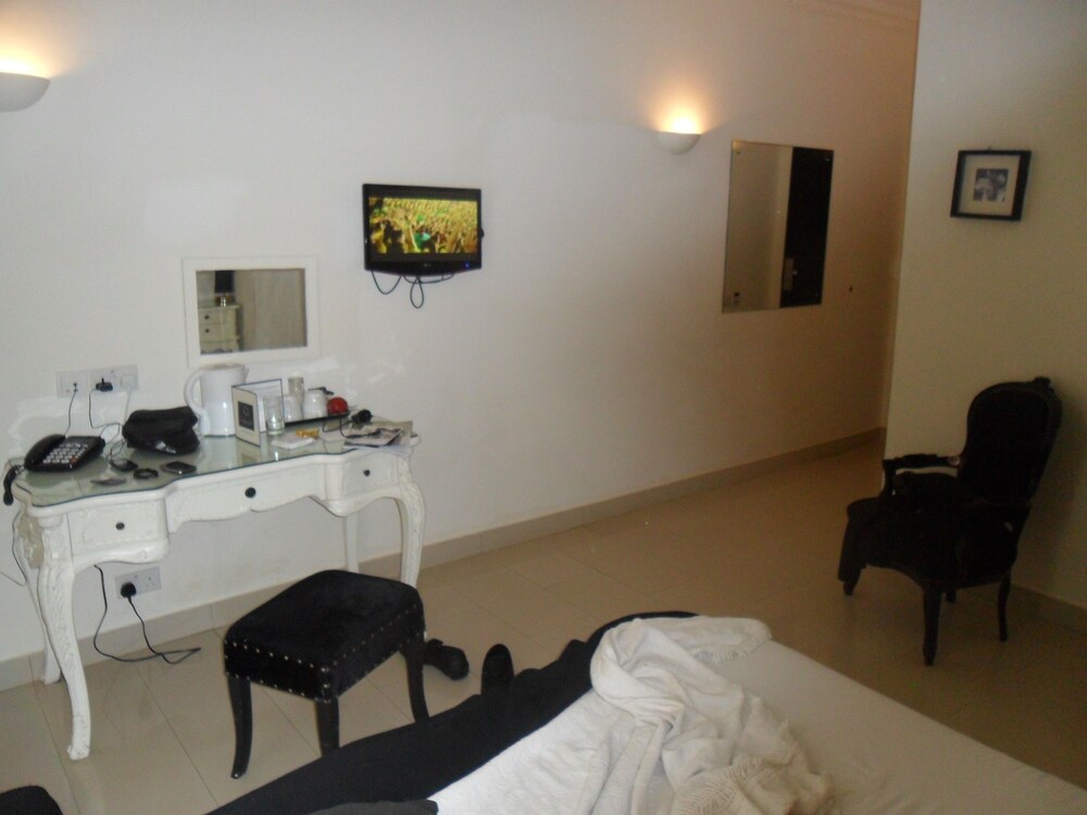 Swisscottage Suites 6/21