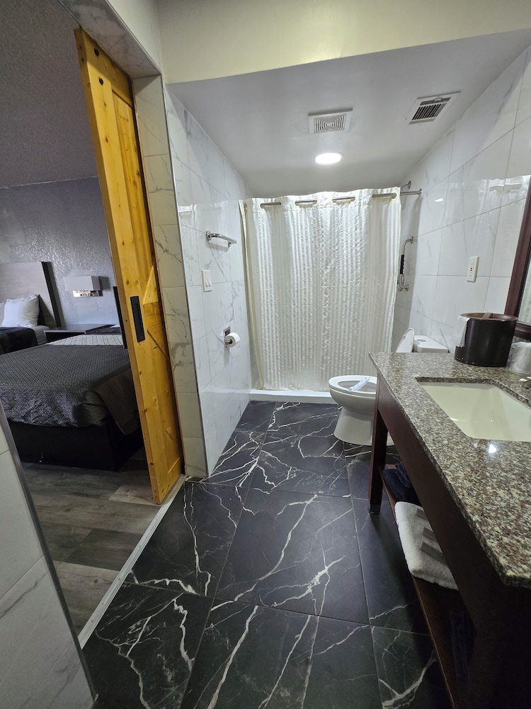 Stay Inn and Suites 75/76