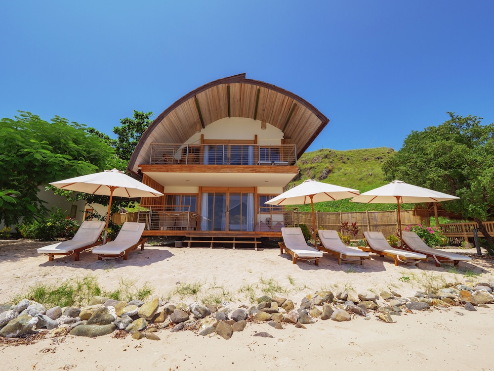 Komodo Resort 34/36