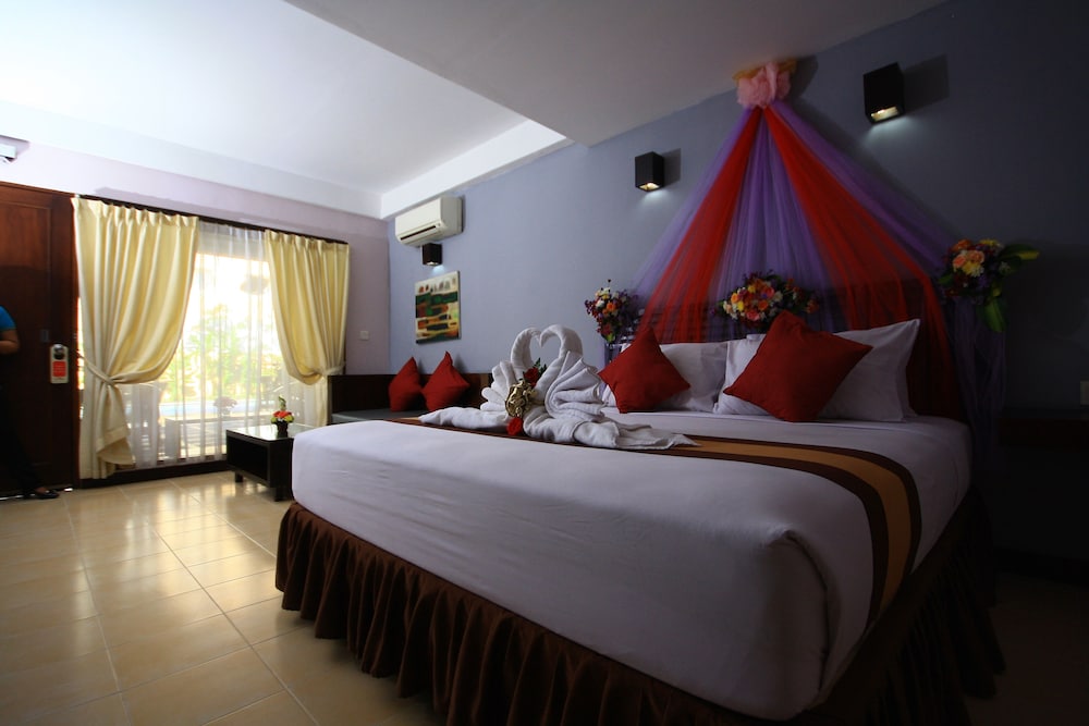 The Grand Santhi Hotel 21/69