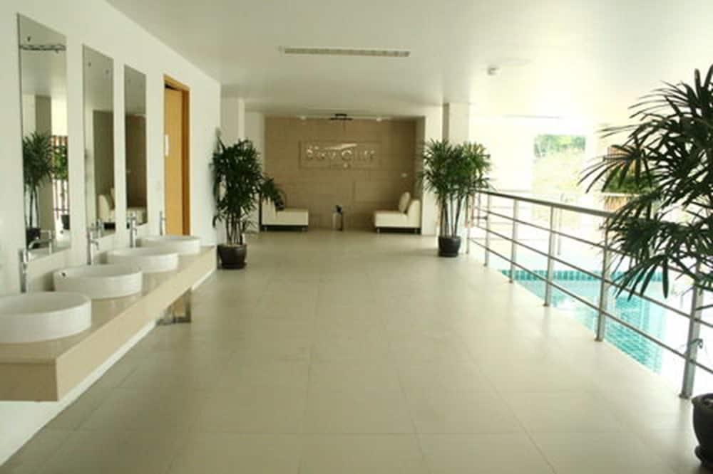 THE BAYCLIFF RESIDENCES 23/50