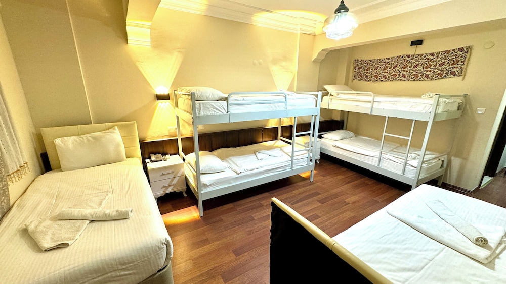 FEMALE DORM, FEMALE ONLY, STANDARD