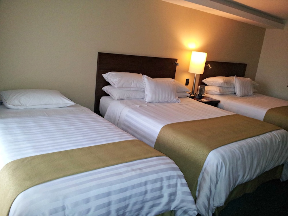 Ghl Capital Hotel 22/42
