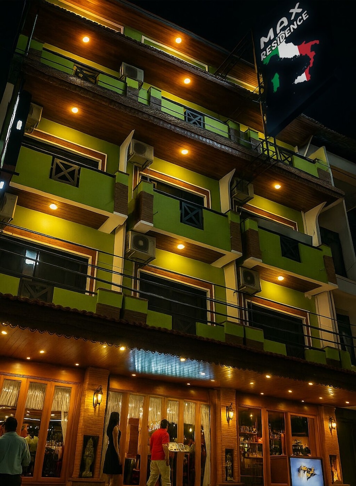 Max Hotel 3/63