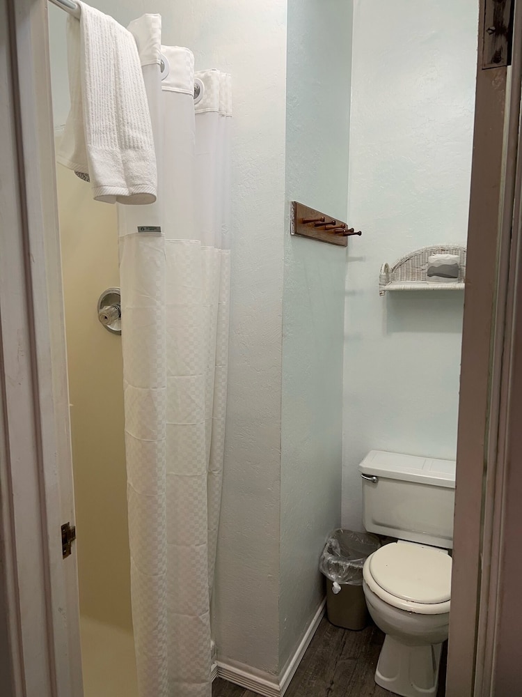Americas Best Value Inn & Suites Royal Carriage 12/41