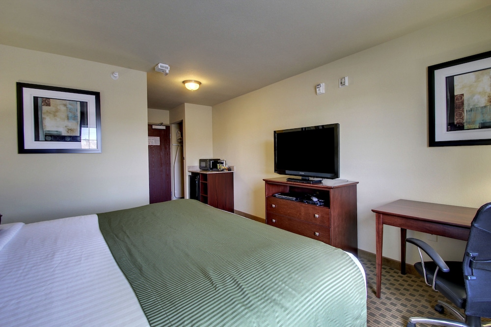 Cobblestone Inn &amp; Suites -- Hartington, NE 11/39
