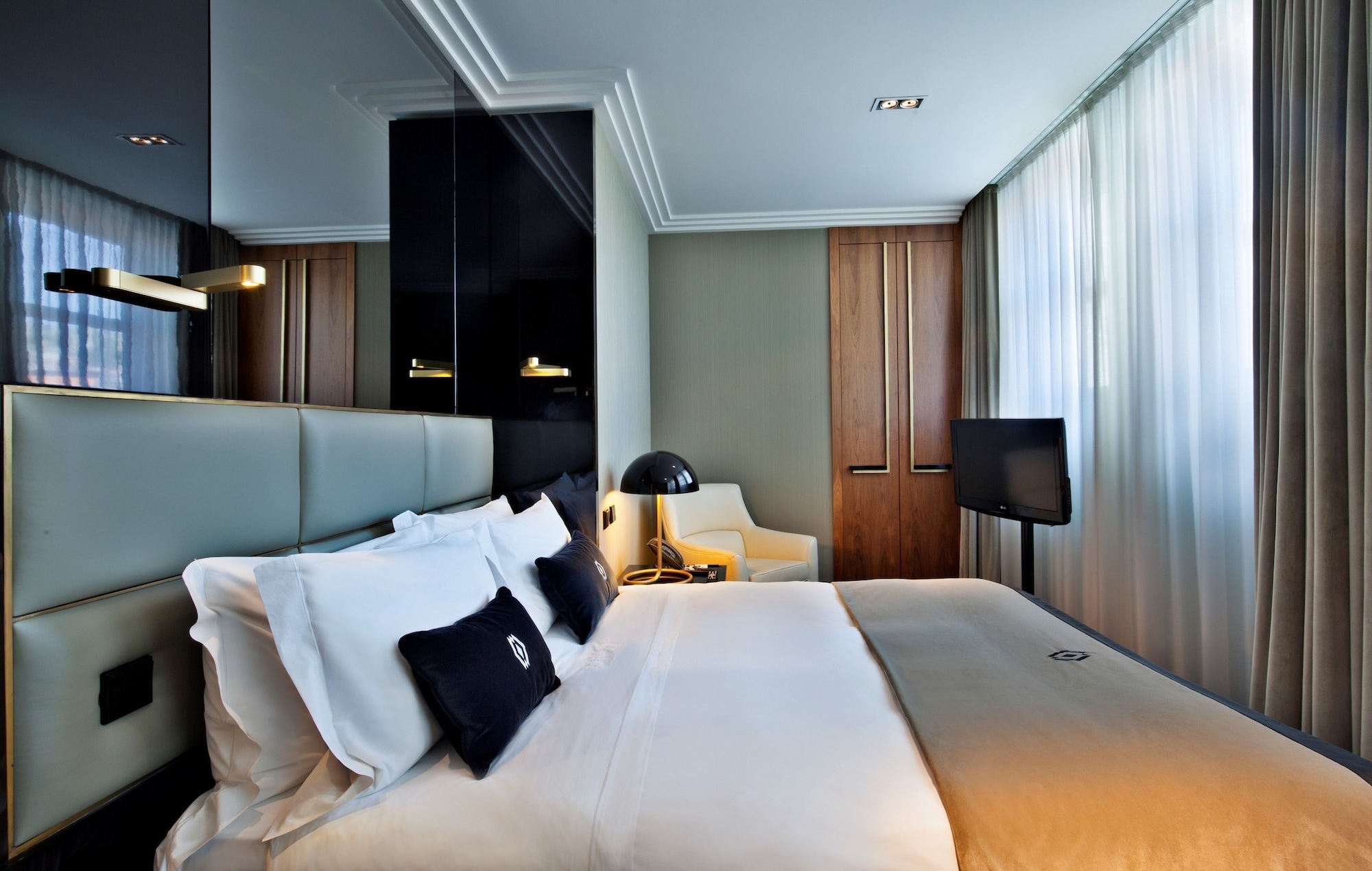 CLASSIC, DOUBLE BED
