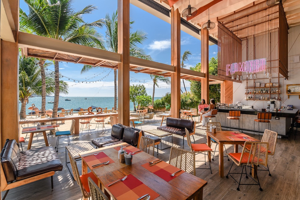 Bandara Beach Resort, Phuket 51/74