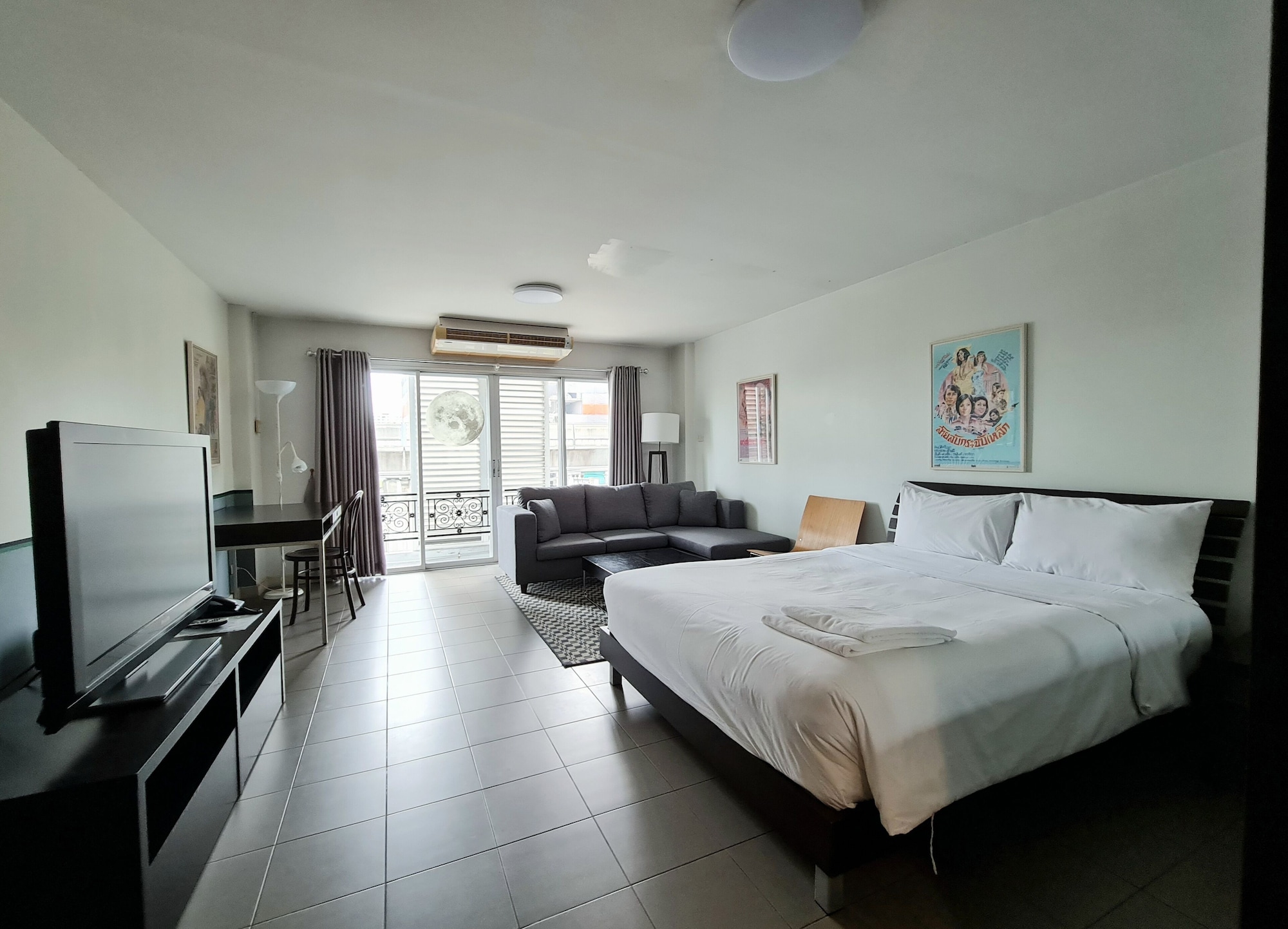 CITY, STUDIO, APARTMENT, QUEEN BED, SOFA, BALCONY