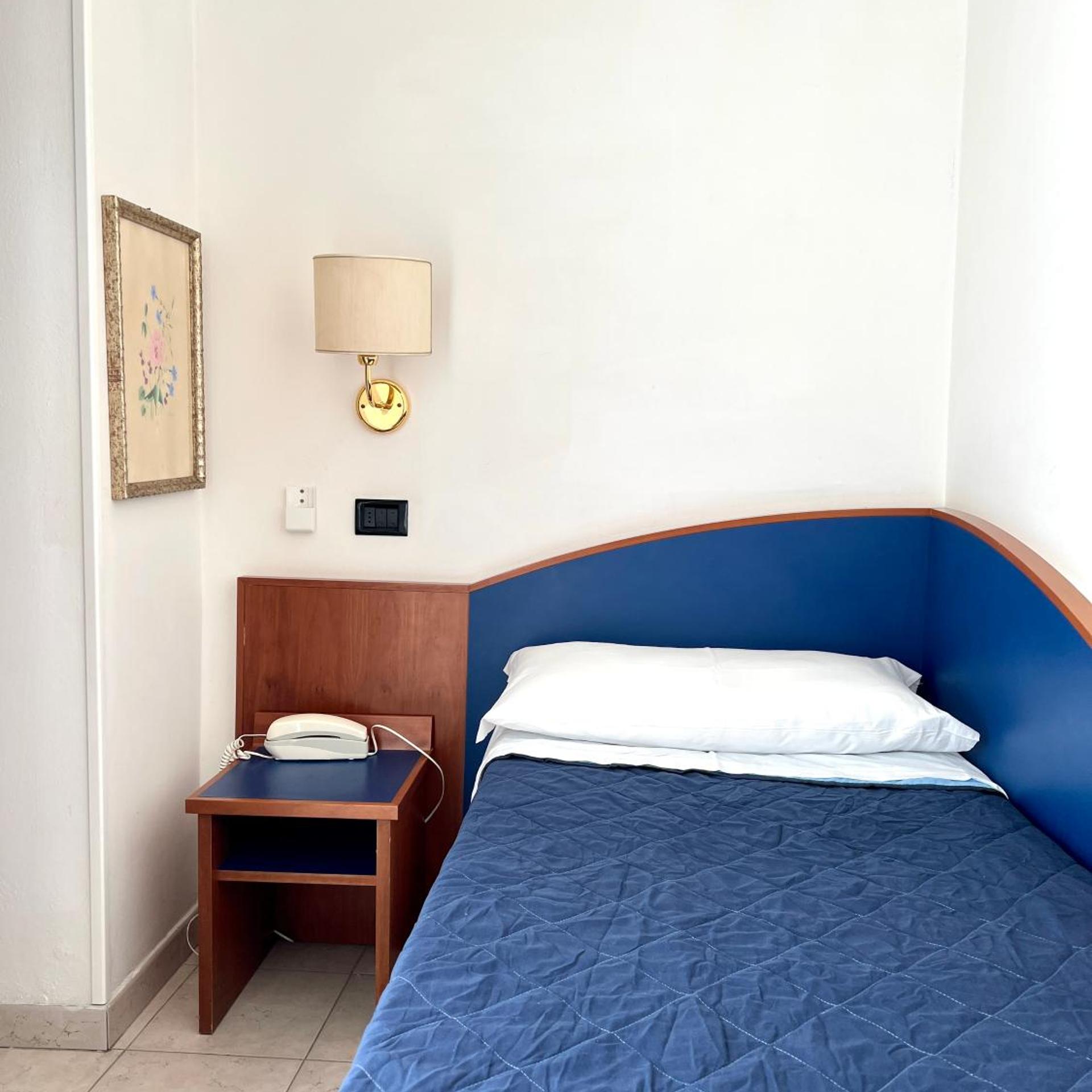 غرفة مفردة، Hotel Montecarlo 6/10