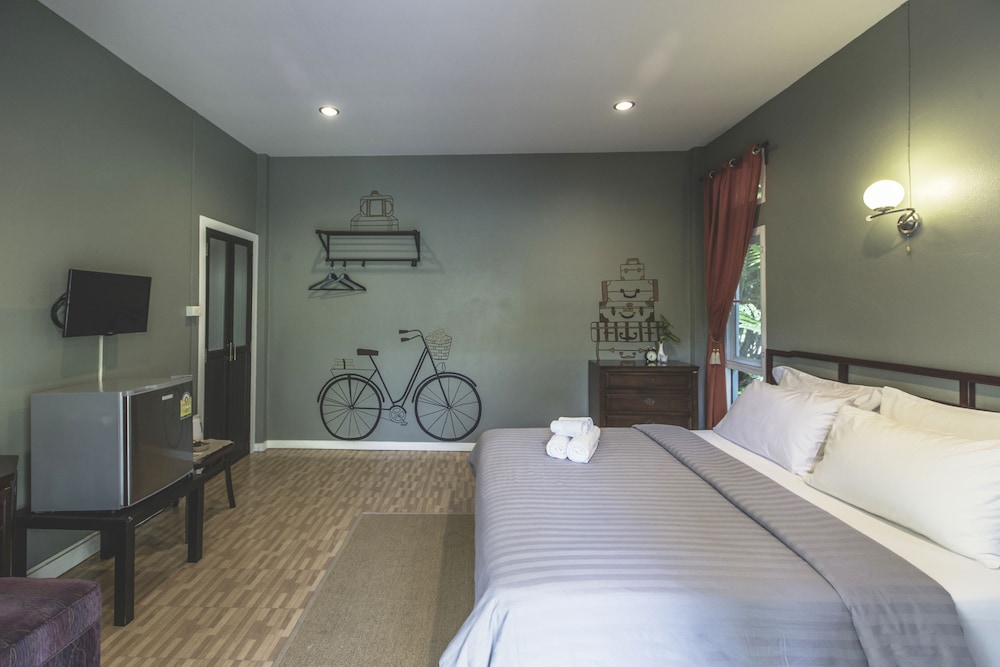 Blu Monkey Pooltara Krabi 9/63