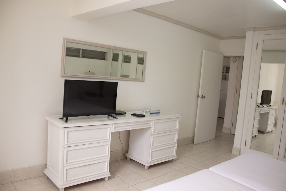 Pirate’s Inn Apartment Hotel 19/59