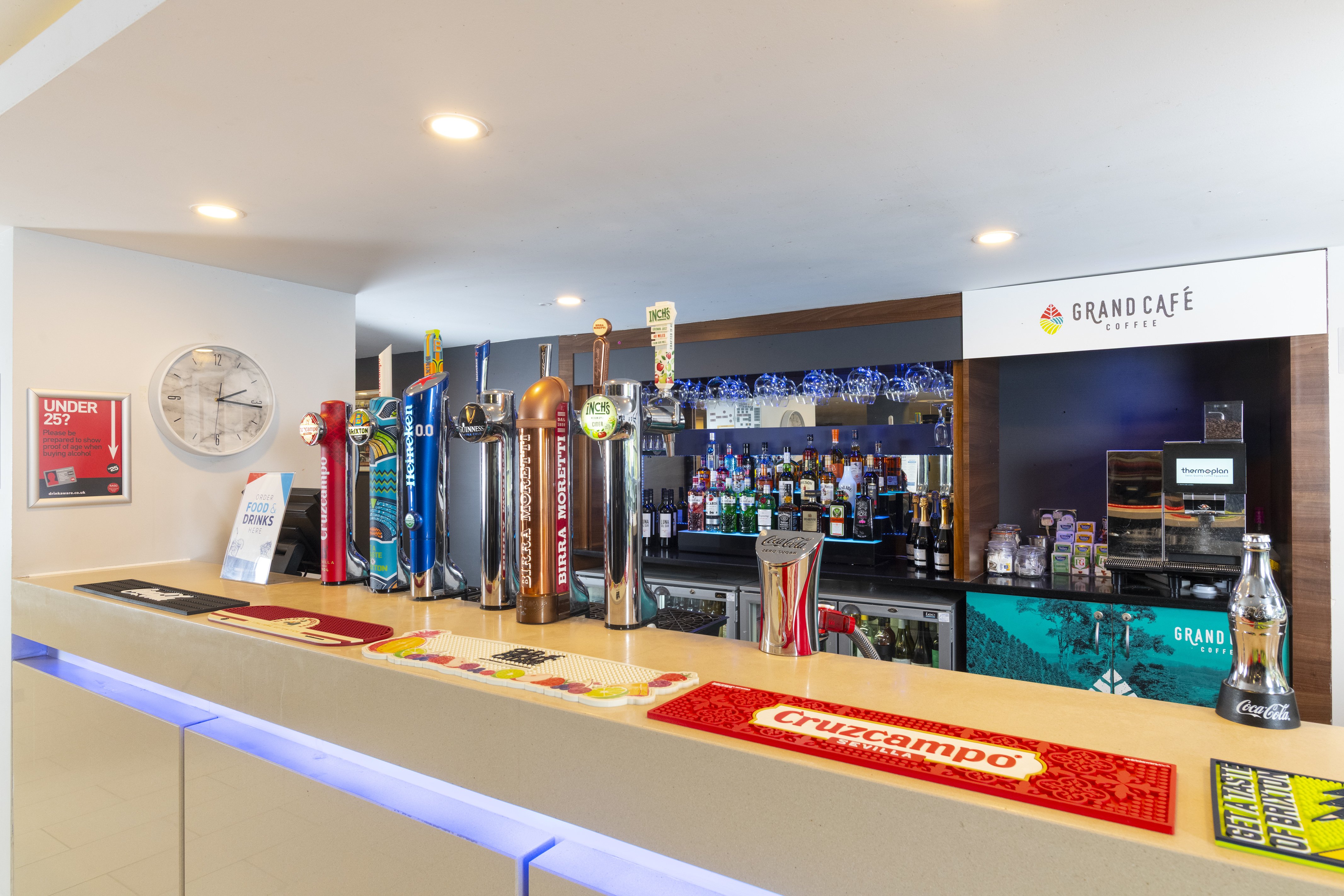 Holiday Inn Express Milton Keynes 45/46