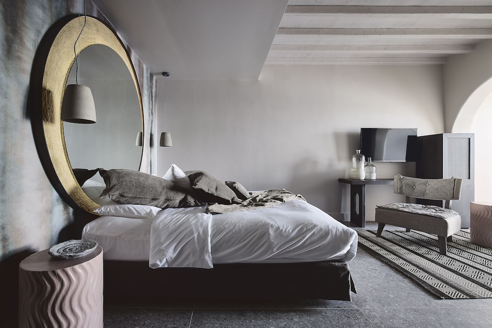 Elegant, Suite, King Bed, Shared Pool