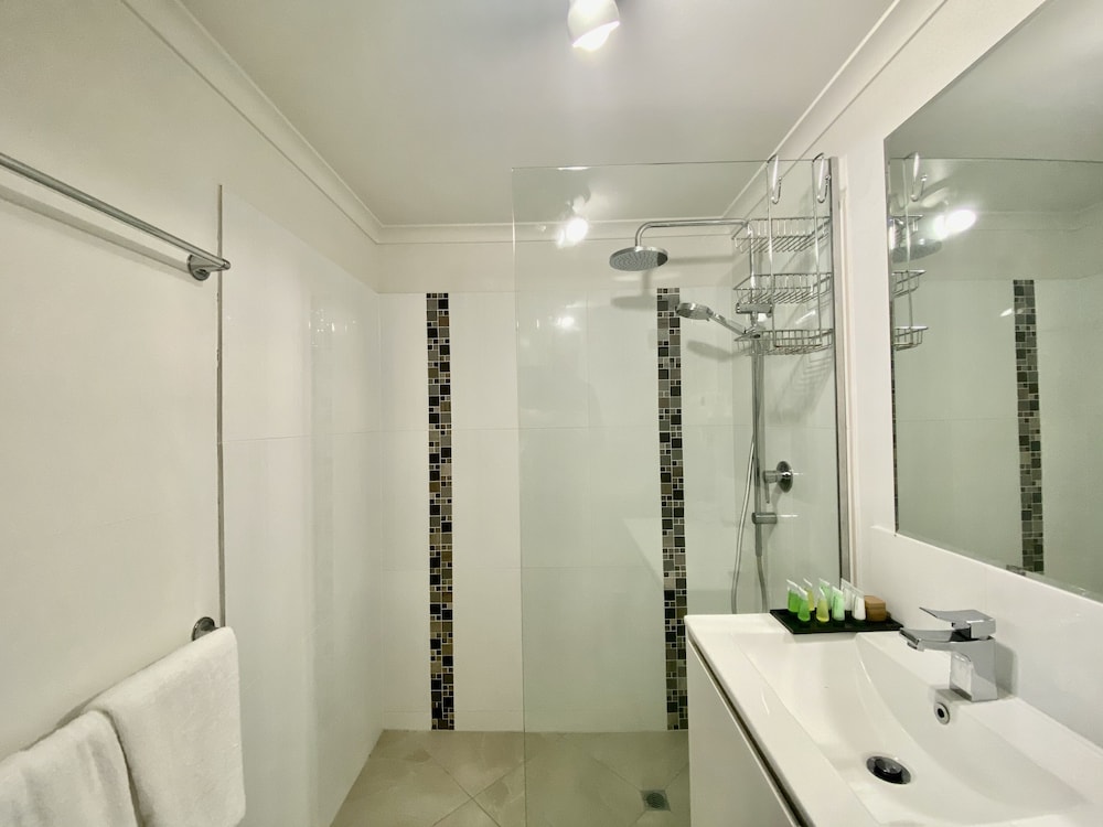 CAIRNS BEACH RESORT 46/49