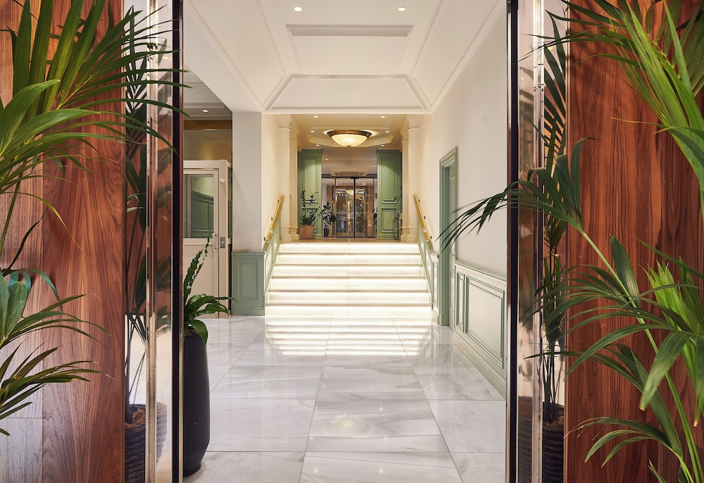 The Level At The Melia White House 4/47