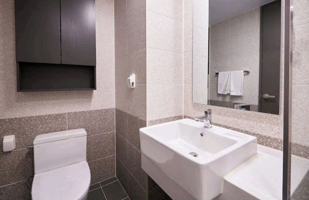 CONDO, PREMIUM, MULTIPLE BEDS
