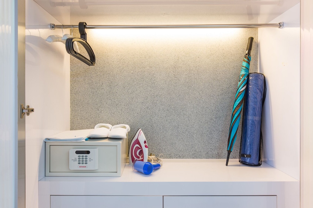 V Wanchai Serviced Apartments 14/15