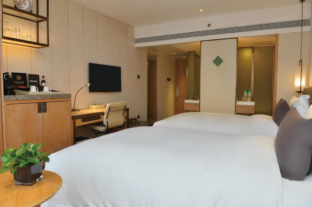 E500 Room Twin Bed