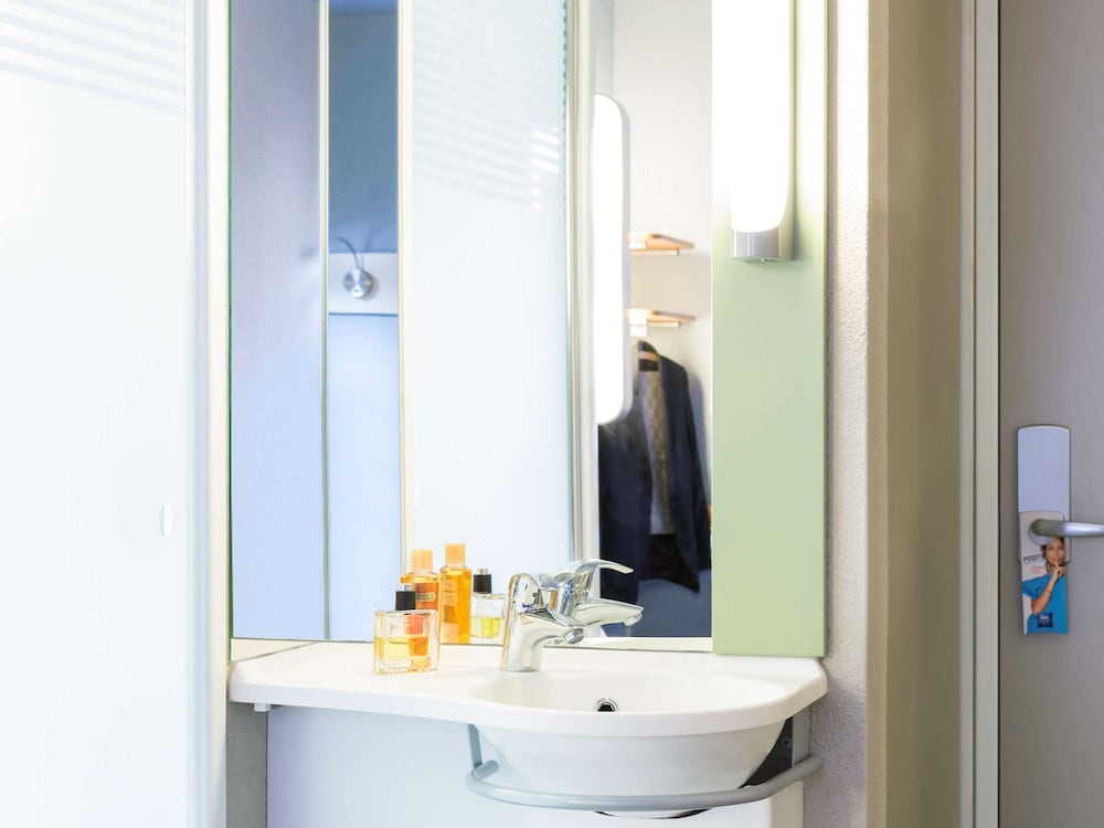 Ibis Budget Zurich Airport 22/69
