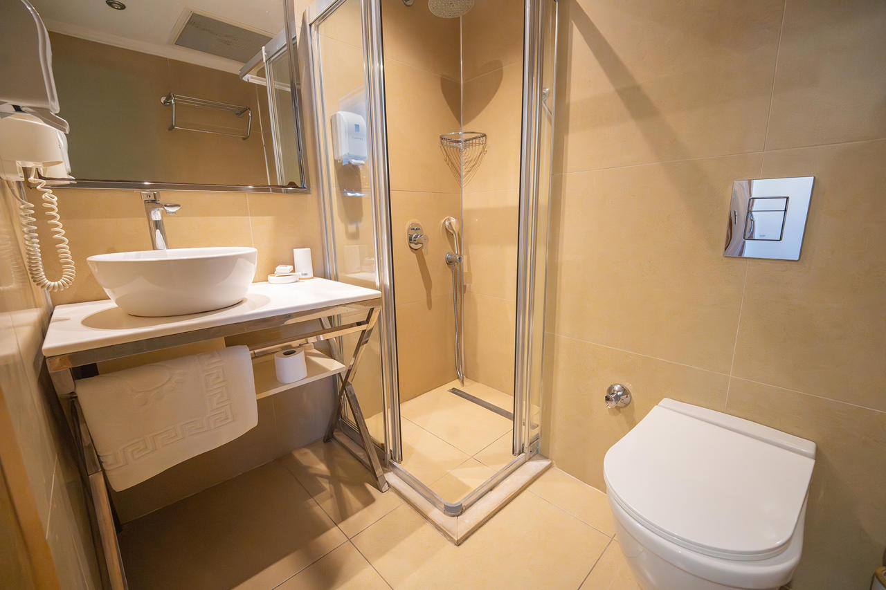 Aurasia Design Hotel 68/70