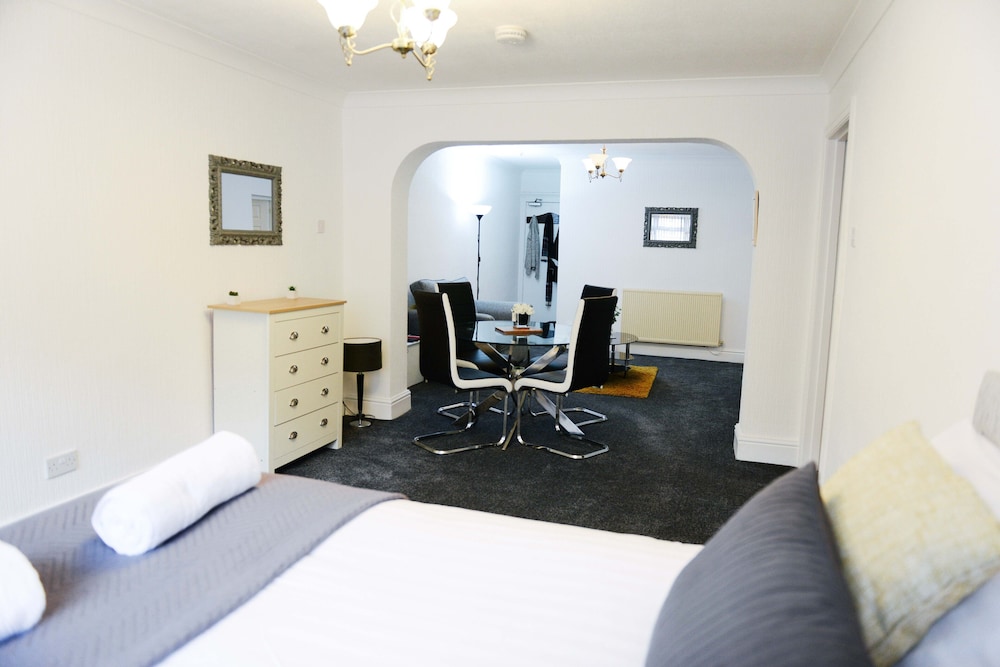 Bridle Lodge Superior Apartments 15/50