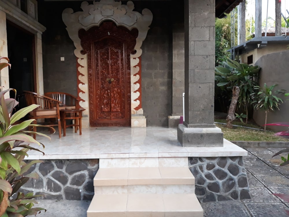 Puri Bali Lovina 8/50