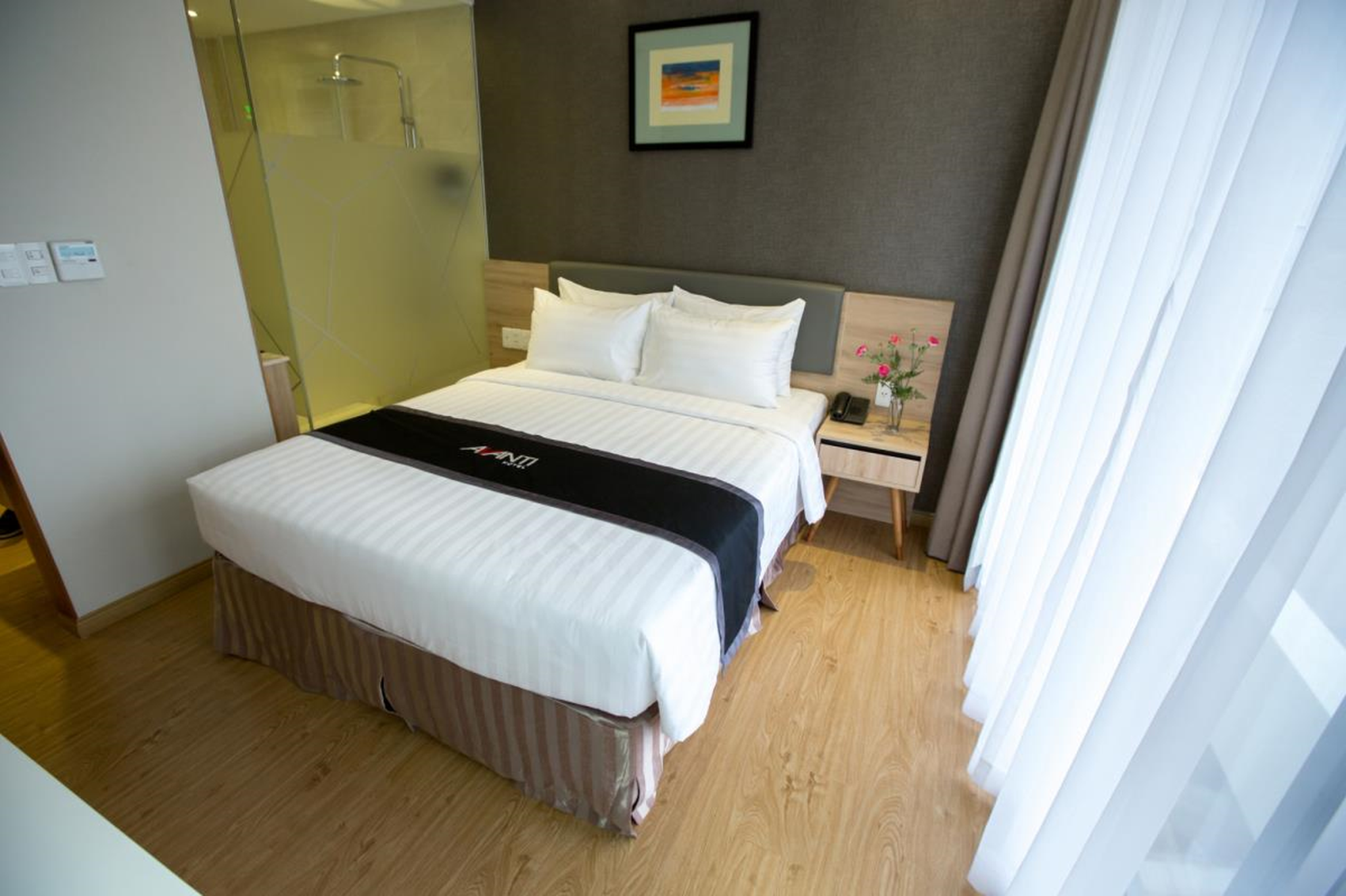 Deluxe, Queen Bed