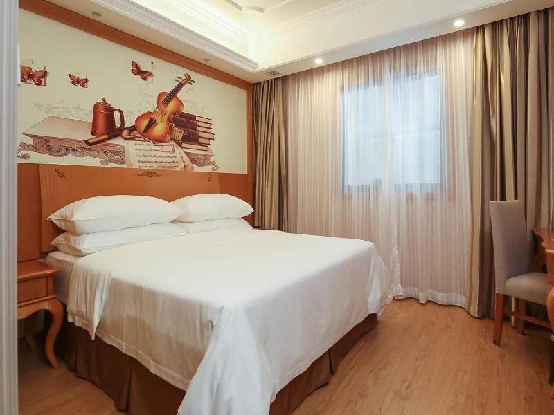 Vienna Hotel (Nanjing Olympic Sports Center) 14/26