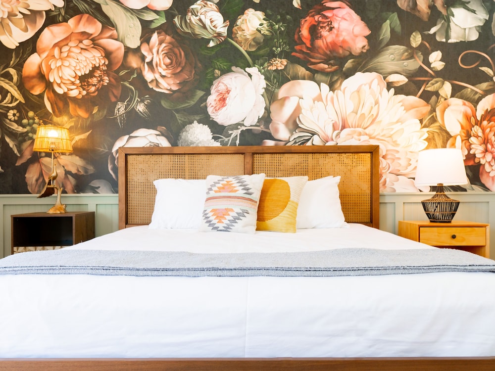 PREMIUM, KING BED, ACCESSIBLE