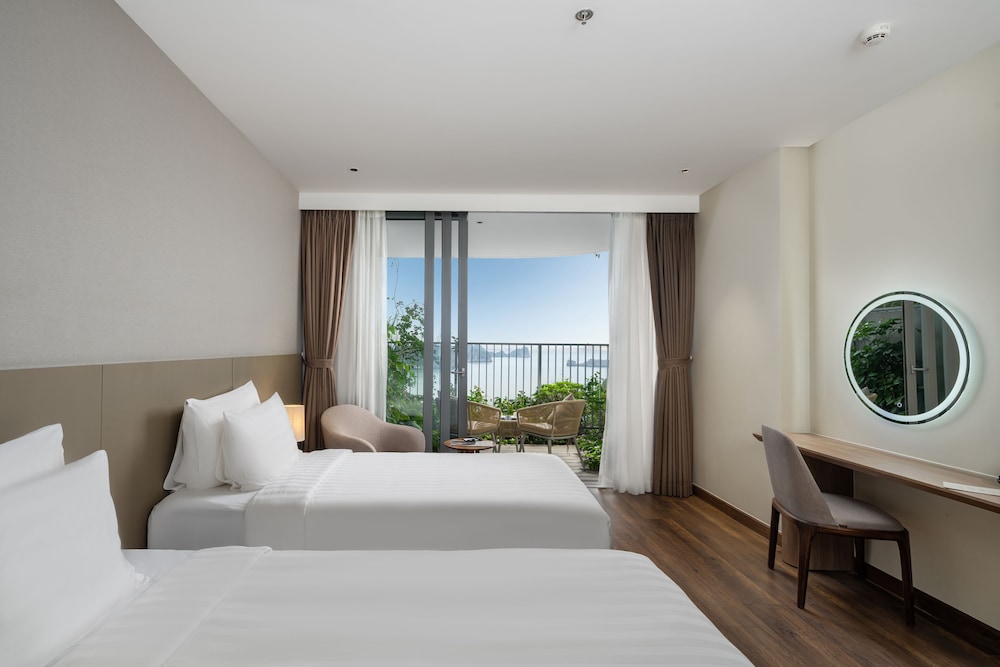 Premier Central Ocean Twin