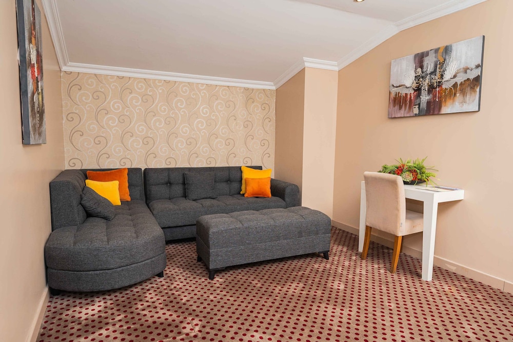 Comfort Hotel Haramidere 35/50