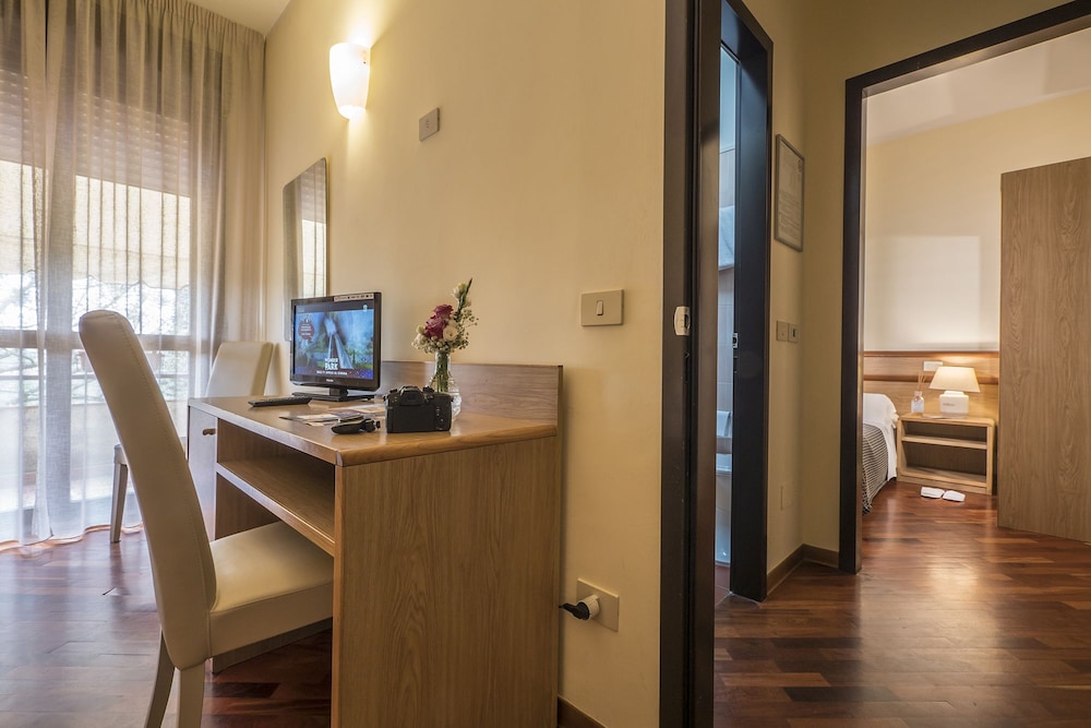 Vega Hotel Perugia 54/70